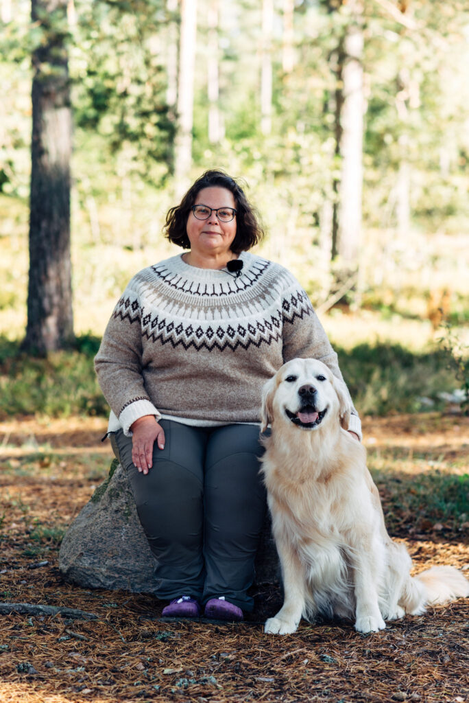 Kahdeksanvuotiaan Tarmon kanssa harrastetaan monenlaista noutajalajeista näyttelyihin. Tarmon aktiivista elämäntyyliä tukemaan omistaja Anna-Maria on valinnut Nutrolin® SKIN & COAT ja OMEGA SENSITIVE® -öljyt.
